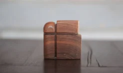 Accessoires fumeur bois signé Jacques Mauhin, nécessaire pour bureau