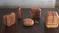Accessoires fumeur bois signé Jacques Mauhin, nécessaire pour bureau
