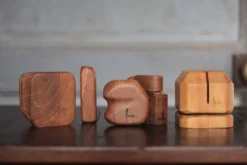 Accessoires fumeur bois signé Jacques Mauhin, nécessaire pour bureau