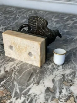 Aigle et serpent, encrier en bronze sur socle de marbre