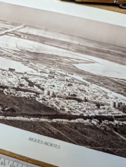 Aigues-Mortes, vintage, planche photo imprimée en 1935.