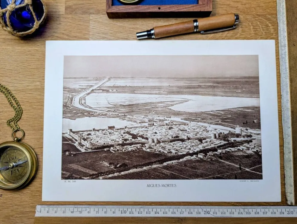 Aigues-Mortes, vintage, planche photo imprimée en 1935.