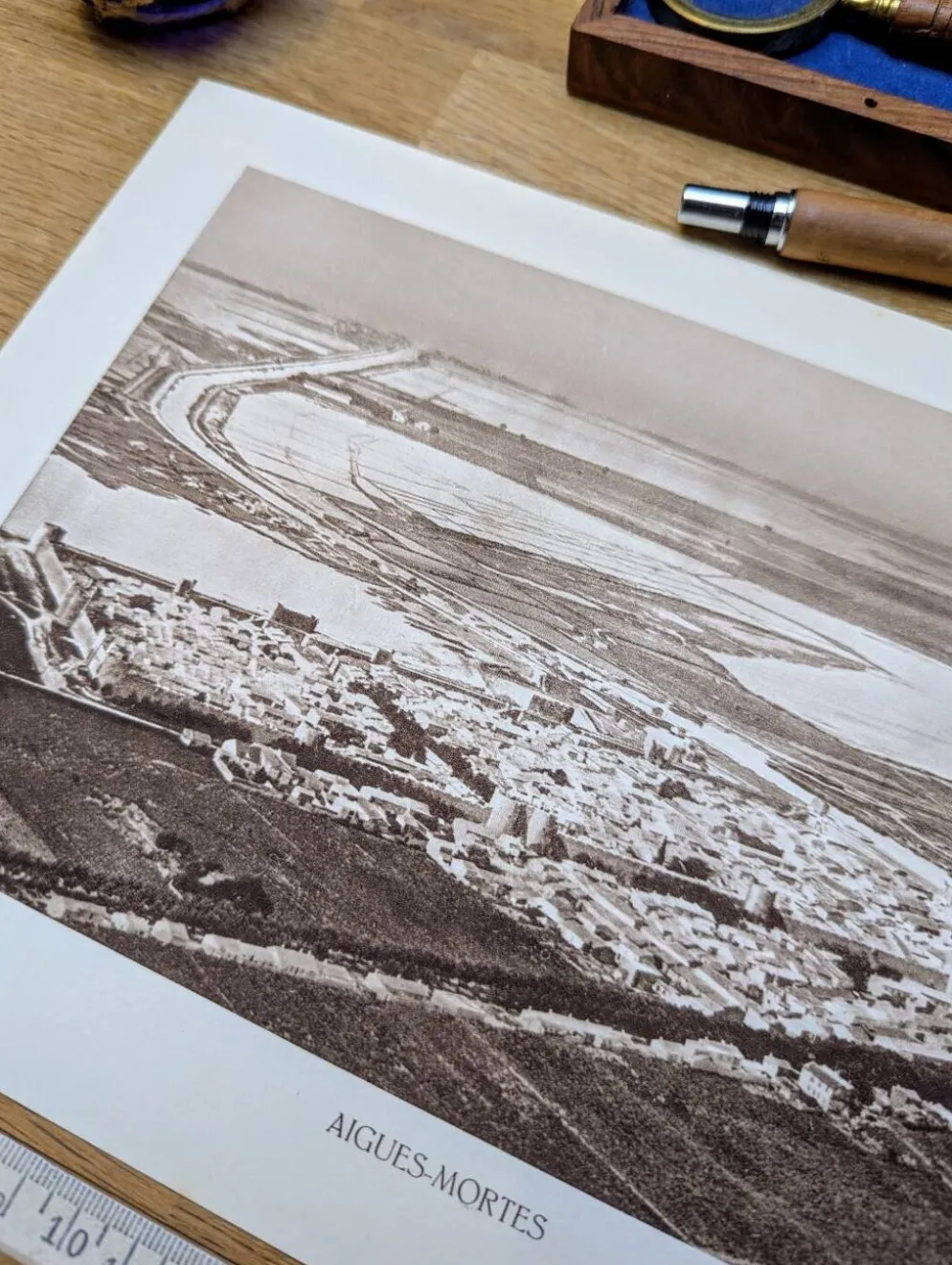 Aigues-Mortes, vintage, planche photo imprimée en 1935.