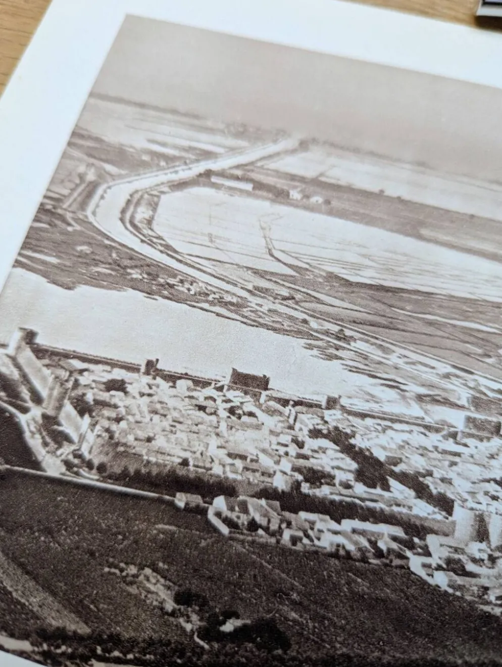 Aigues-Mortes, vintage, planche photo imprimée en 1935.