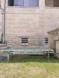 Ancien banc de jardin en métal