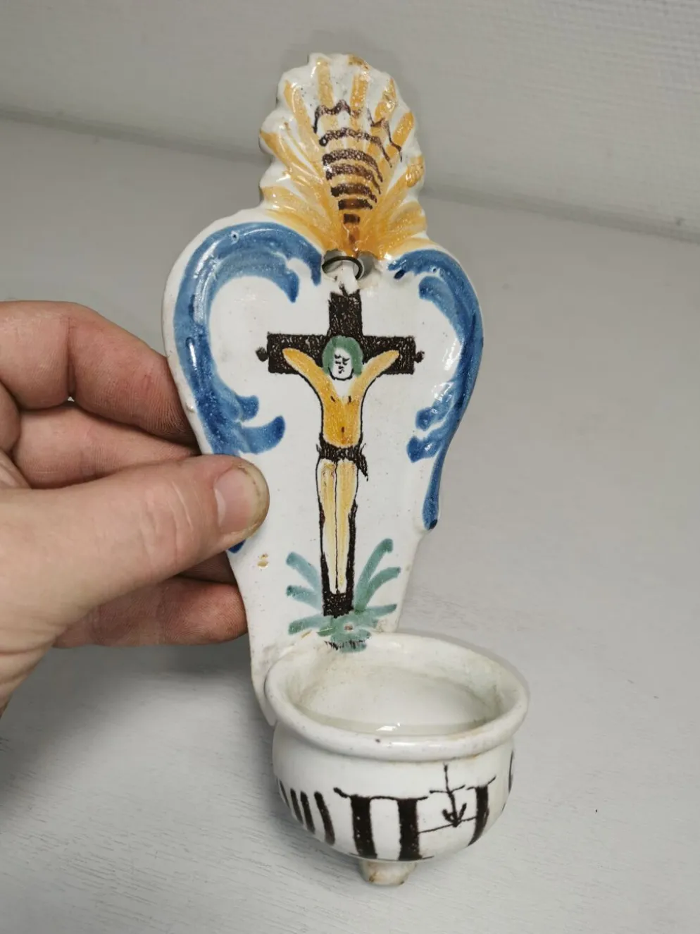 ancien Bénitier en Faience