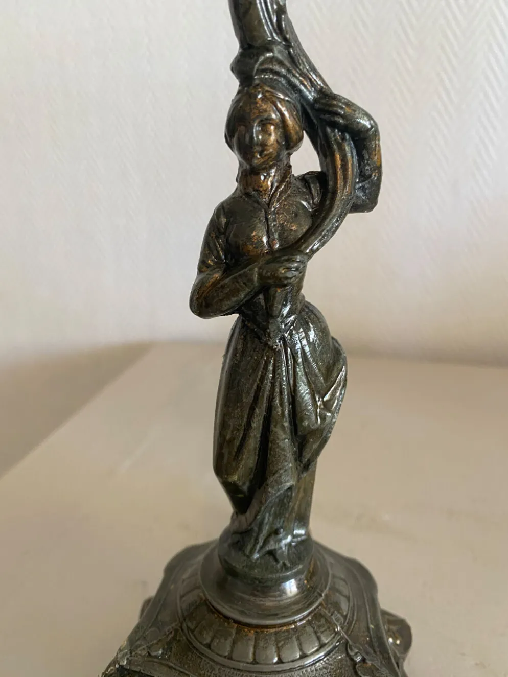 Ancien bougeoir XIXeme à figure féminine