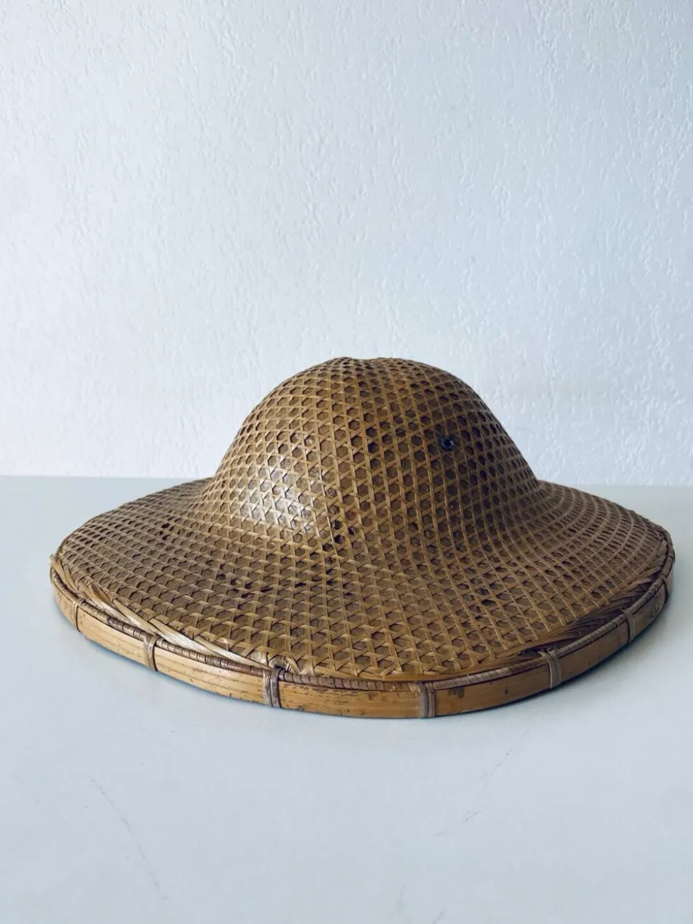 Ancien chapeau asiatique