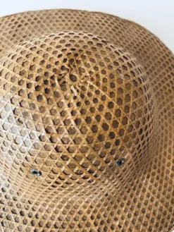Ancien chapeau asiatique