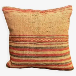 Ancien coussin rose authentique