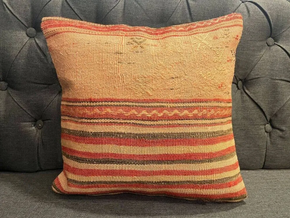 Ancien coussin rose authentique