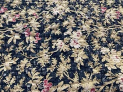 Ancien couvre lit boutis piqué à la main tissu floral 19 ème siècle