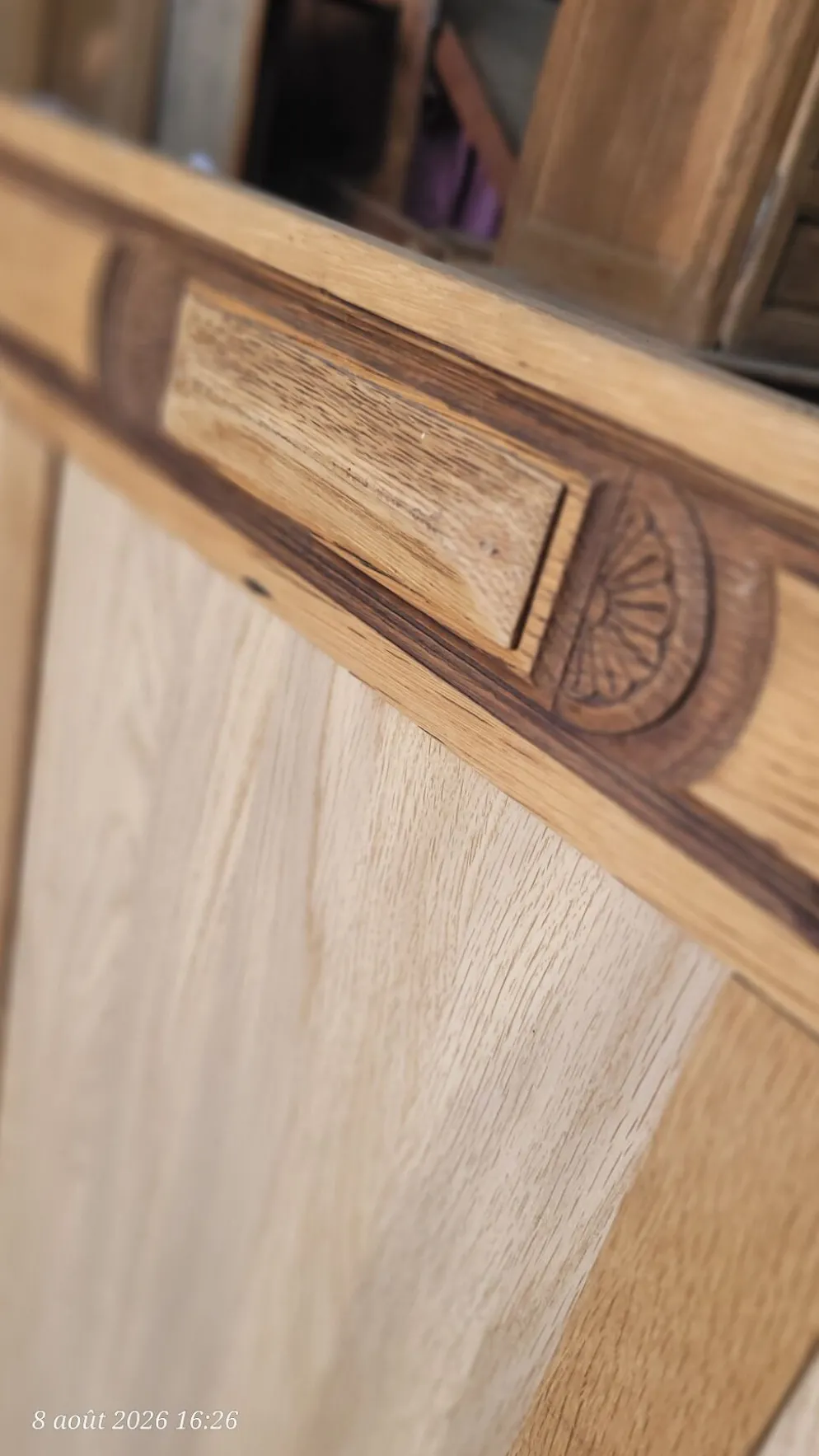 Ancien écran de cheminée décoratif en bois
