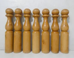 Ancien jeu de grandes quilles en bois