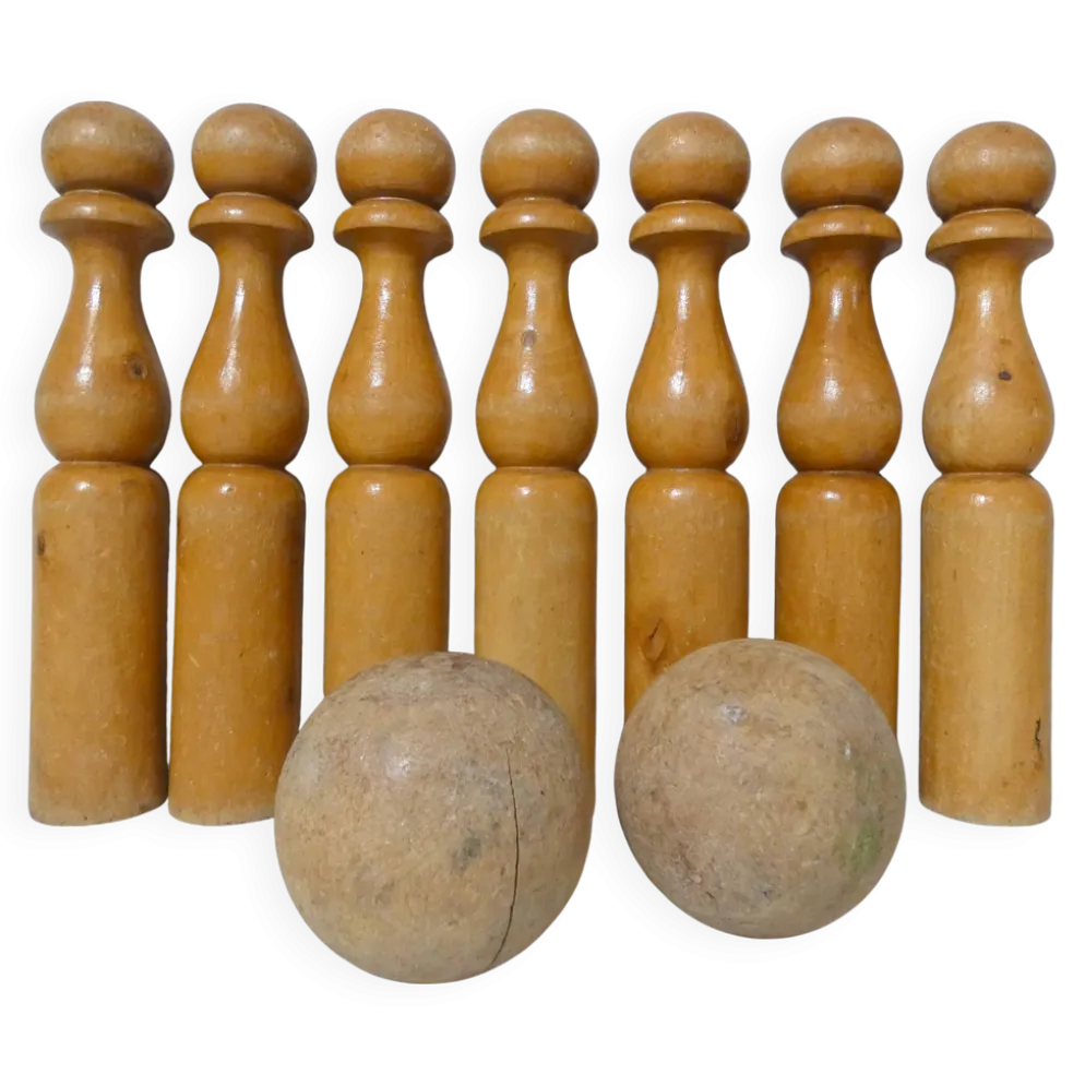 Ancien jeu de grandes quilles en bois