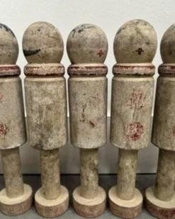 Ancien jeu de 8 quilles en bois