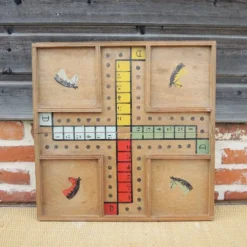Ancien jeu des quatre chevaux en bois