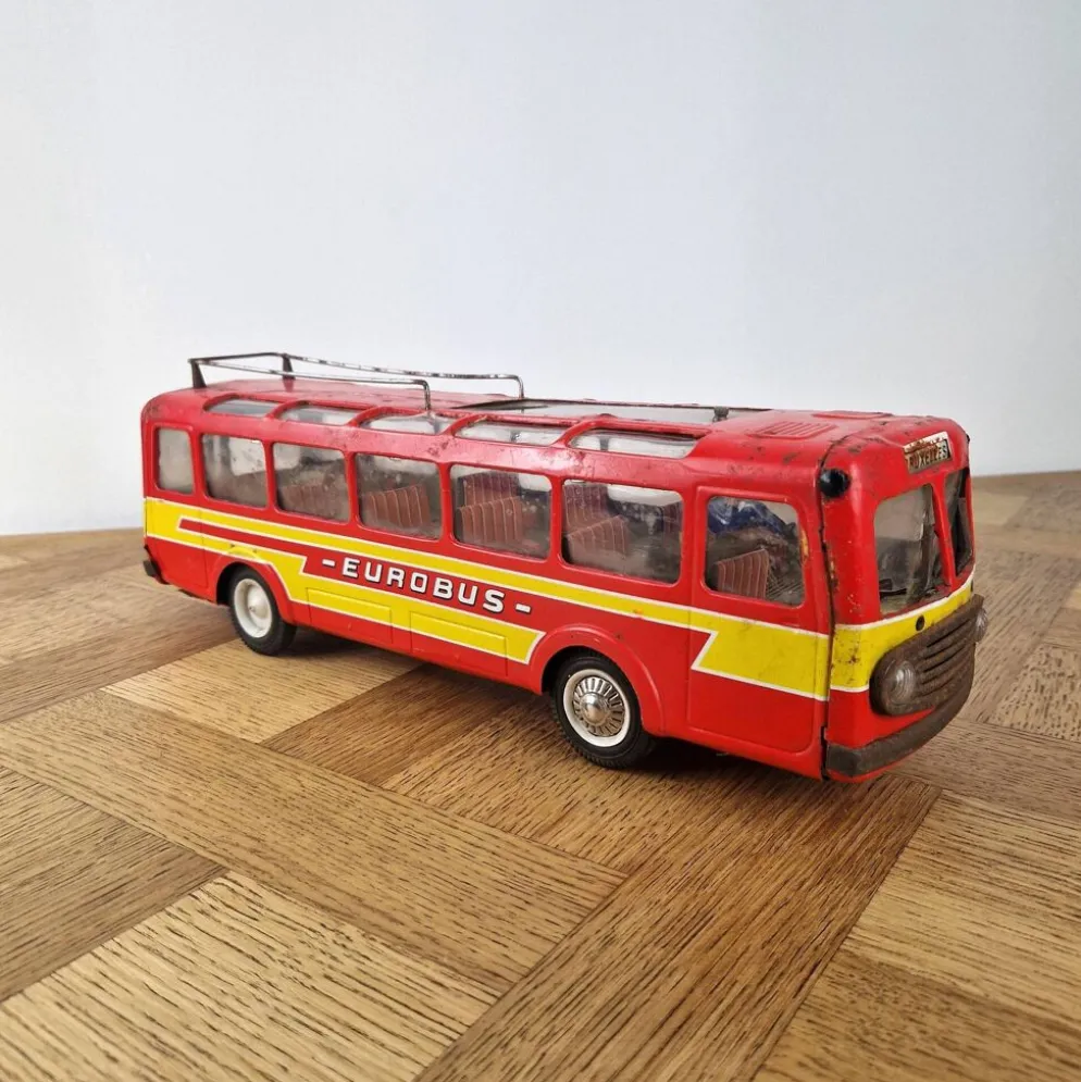Ancien jouet – Bus Eurobus en tôle par Joustra