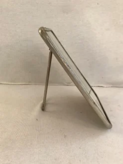 Ancien miroir barbier contour alu + trépied + fond marron décoration vintage