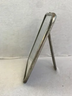 Ancien miroir de barbier contour en aluminium et trépied décoration vintage