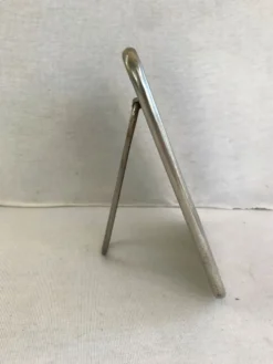 Ancien miroir de barbier contour en aluminium et trépied décoration vintage