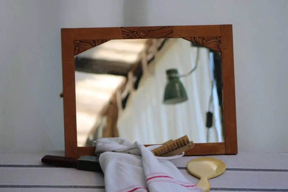 Ancien miroir en bois