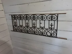 Ancienne balconnière en fonte