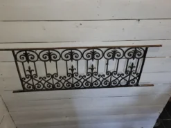 Ancienne balconnière en fonte