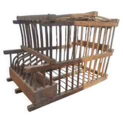 Ancienne cage en bois de transport d'oiseaux