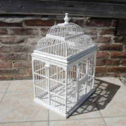 Ancienne cage à oiseau décorative en bois blanc