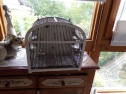 Ancienne cage à oiseaux