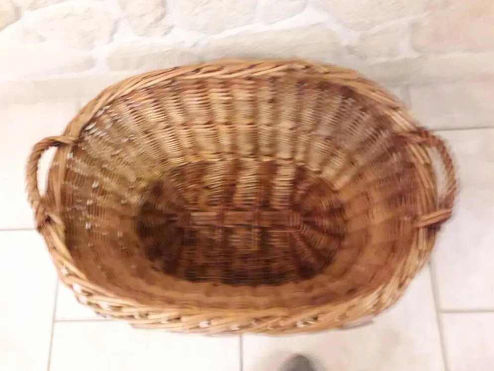 Ancienne corbeille osier ovale avec poignées