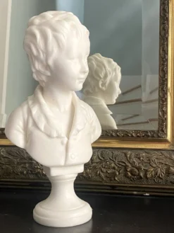 Ancienne et ravissante sculpture figurant Louise Brongniart, fille de de l’