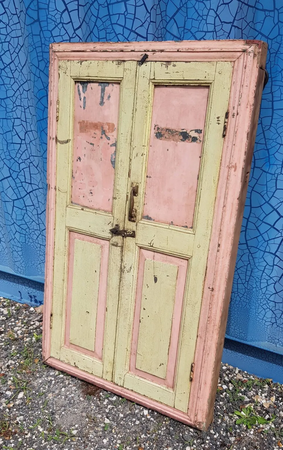 Ancienne fenêtre en tek birman polychrome avec miroir intérieur