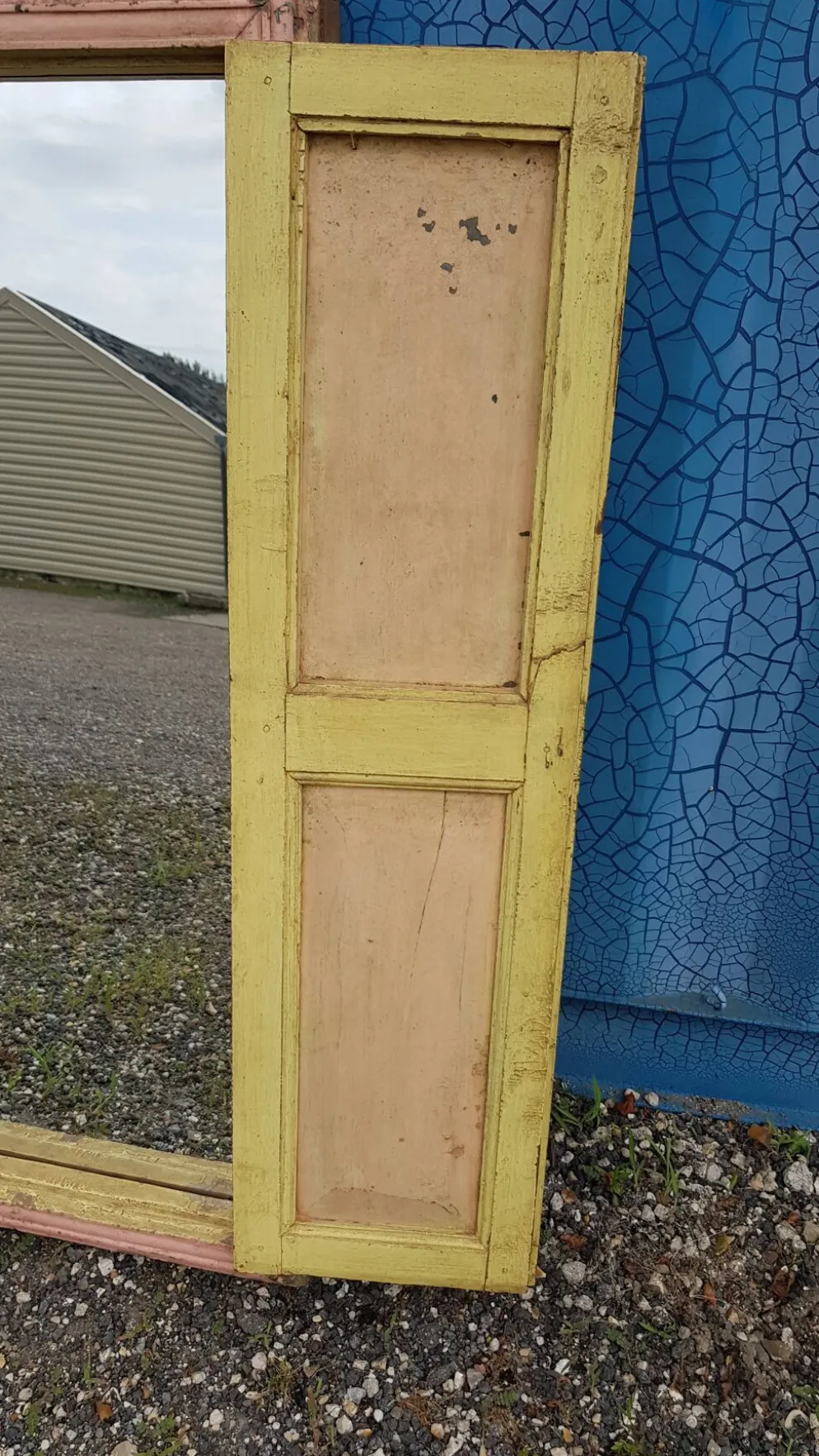Ancienne fenêtre en tek birman polychrome avec miroir intérieur