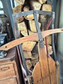 Ancienne luge américaine en bois vintage