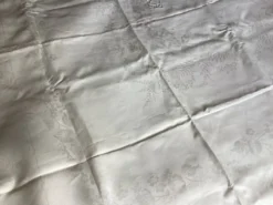 Ancienne nappe et 12 serviettes damassées