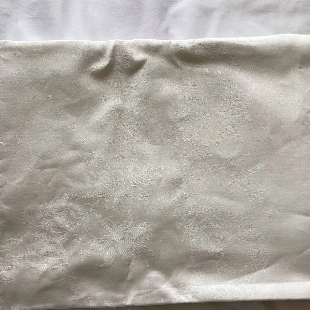 Ancienne nappe et 12 serviettes damassées
