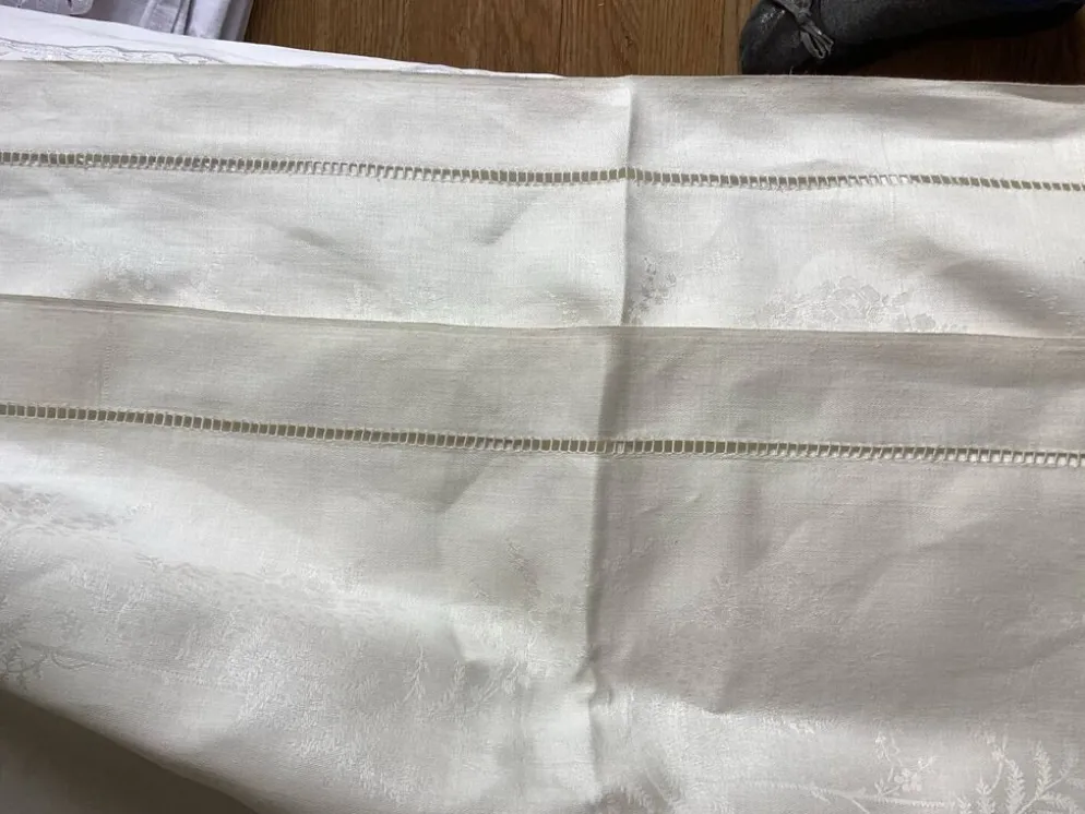 Ancienne nappe et 12 serviettes damassées
