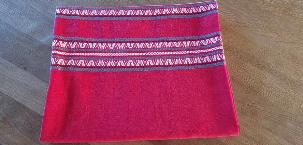 Ancienne nappe rectangulaire rouge Basque