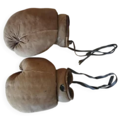 Ancienne paire de gants de boxe en cuir fauve patiné (8 oz) – Circa 1940/19