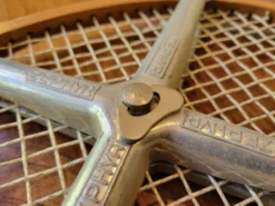 Ancienne raquette de tennis Donnay