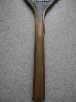 Ancienne raquette de tennis en bois, 1900