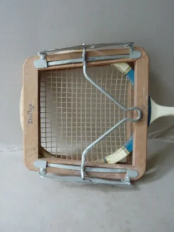 Ancienne raquette Dunlop avec son cadre en bois