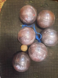 6 anciennes boules de petanque