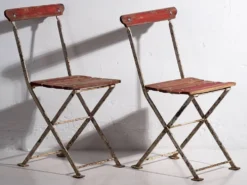 Anciennes chaises de jardin pliantes rouges (vers 1920). Ensemble de 4 pièces