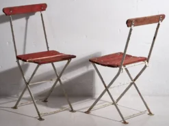 Anciennes chaises de jardin pliantes rouges (vers 1920). Ensemble de 4 pièces
