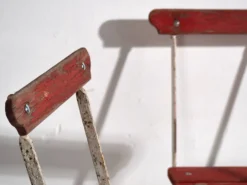 Anciennes chaises de jardin pliantes rouges (vers 1920). Ensemble de 4 pièces