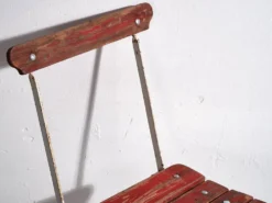 Anciennes chaises de jardin pliantes rouges (vers 1920). Ensemble de 4 pièces