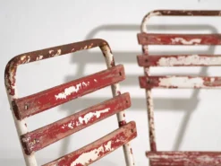 Anciennes chaises de terrasse rouges et blanches (vers 1920). Ensemble de 4 pièces